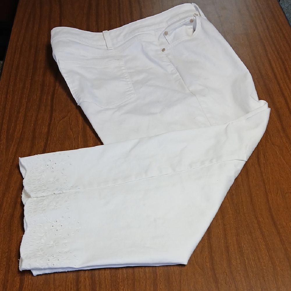 🌸 TALBOTS White High-Waist Wide Crop Pants